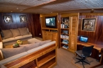 MV Ocean Hunter 3 88327499_oceanhuntersalon2 Liveaboards 88327499_oceanhuntersalon2.jpg